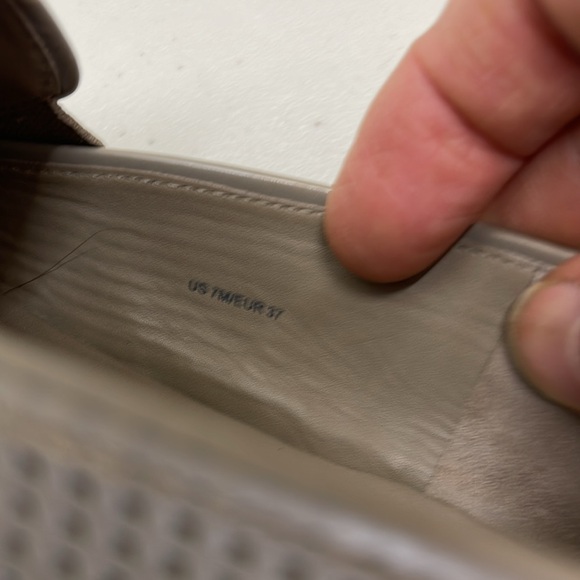 Comfy Vince Camuto slip on sneakers 7M - Picture 7 of 7